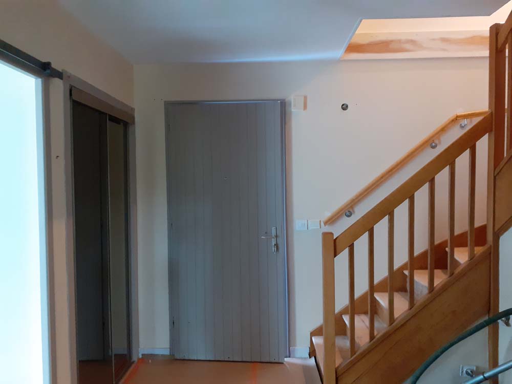Avant — Murs rénovation teinte Annecy